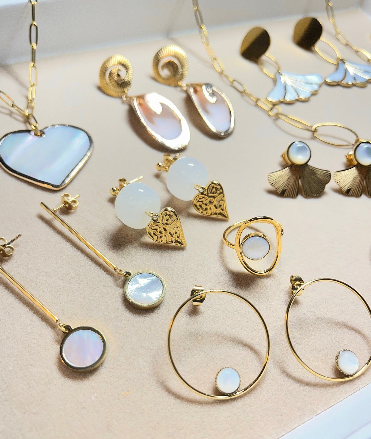 BOUCLES D'OREILLES