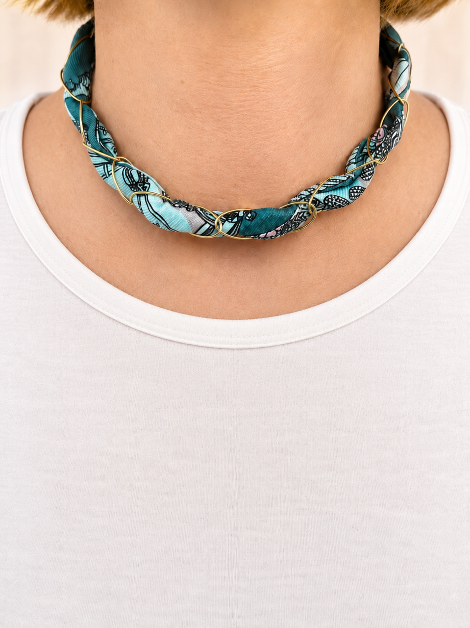 Collier foulard verts et gris
