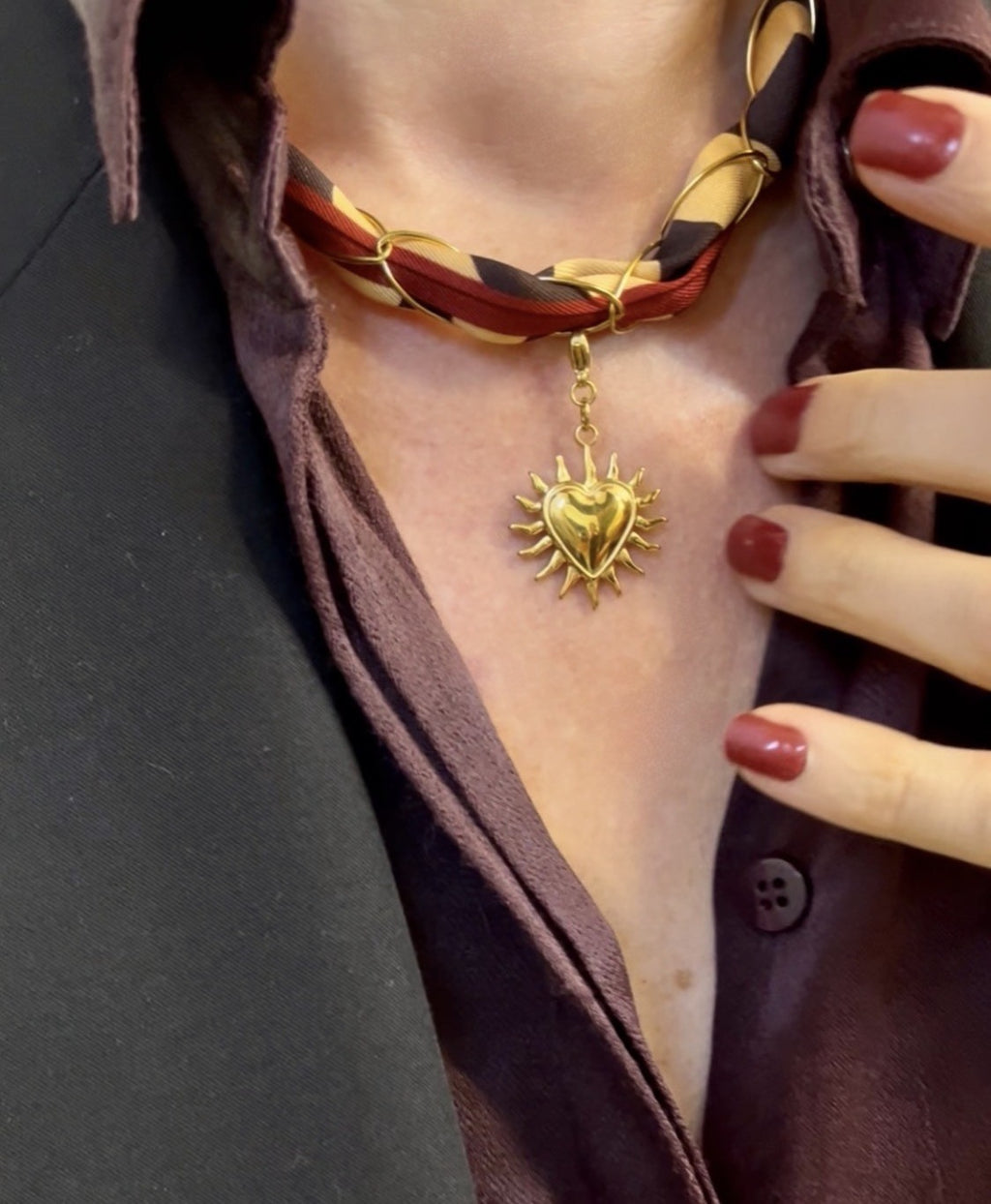 Collier foulard zébré crème et chocolat, bordeaux